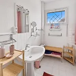 Apartment T3 Authentique Avec Terrasse Et Parking Prive Royan