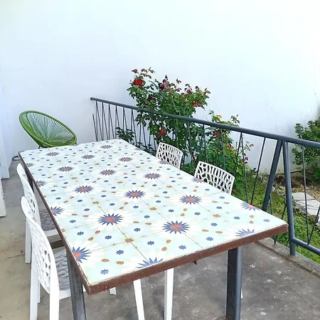 T3 Authentique Avec Terrasse Et Parking Prive Lejlighed