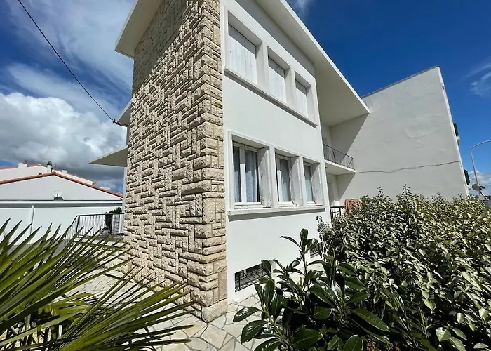 T3 Authentique Avec Terrasse Et Parking Prive Lejlighed